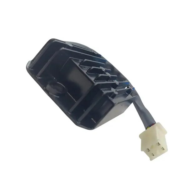 REGULADOR AKT 110 DE 4 CABLES